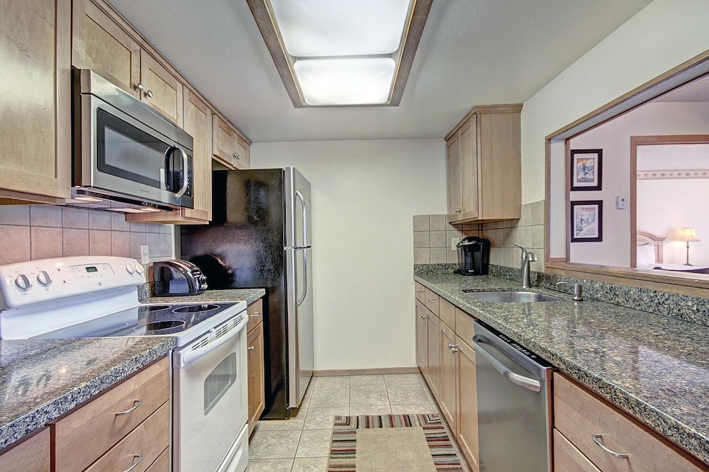 VS438 and 440H Village Square by RedAwning