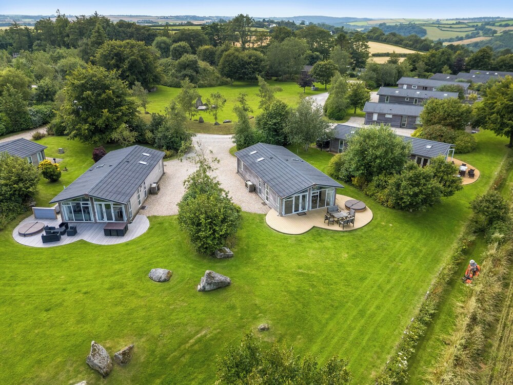 24 Meadow Retreat