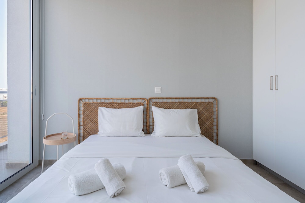 Blu Horizon - Stylish Living with Pool & Balconies in Protaras