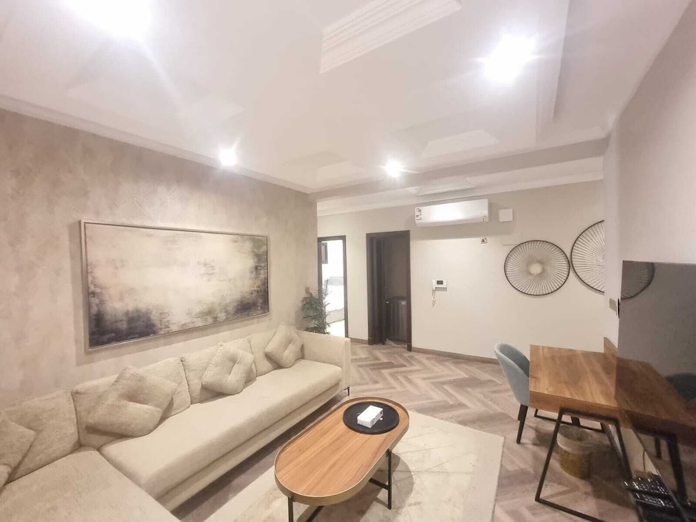 Hometel Khozama Jed