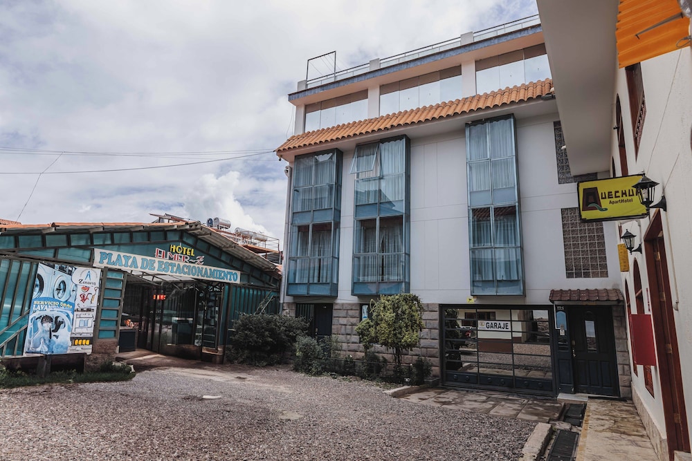San Pedro Apartments
