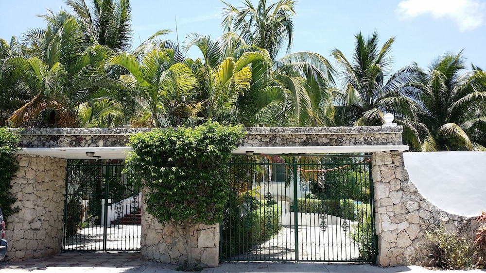 Mansion Giahn Inn