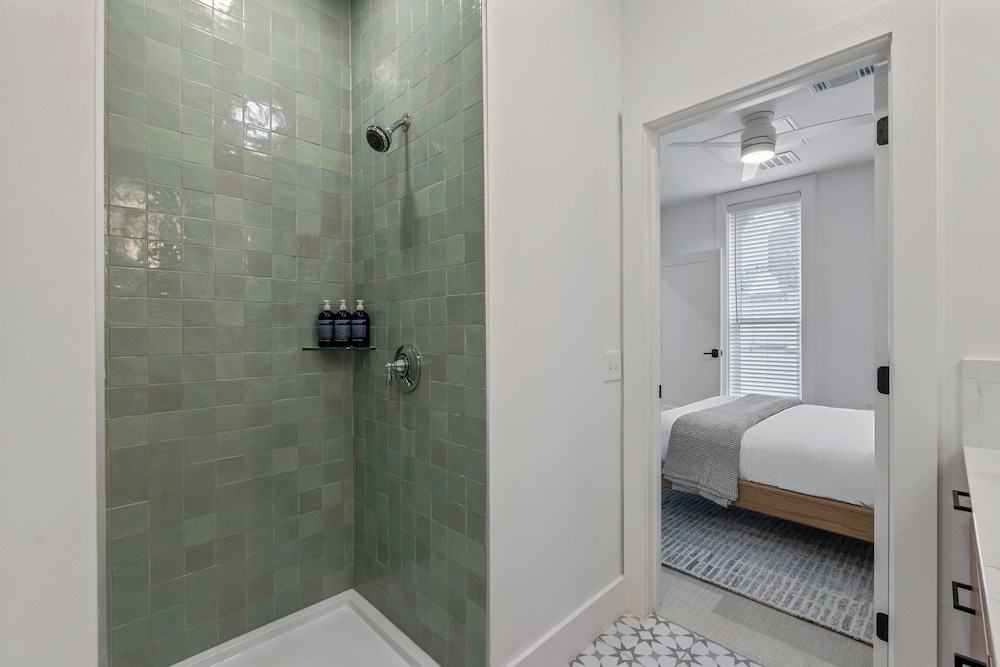 The Continental, powered by Placemakr - Downtown - Market Square
