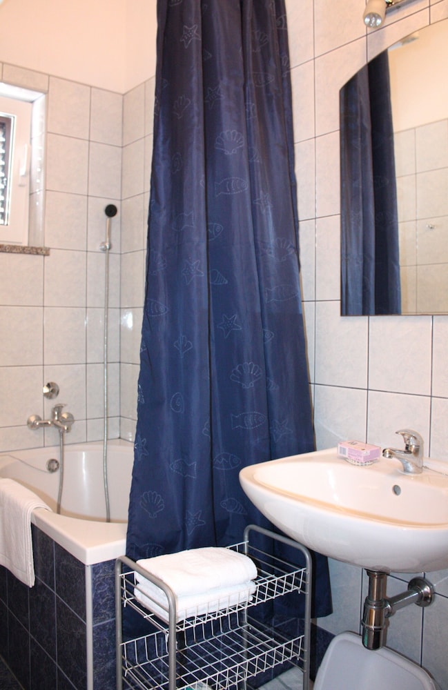 Photo 33