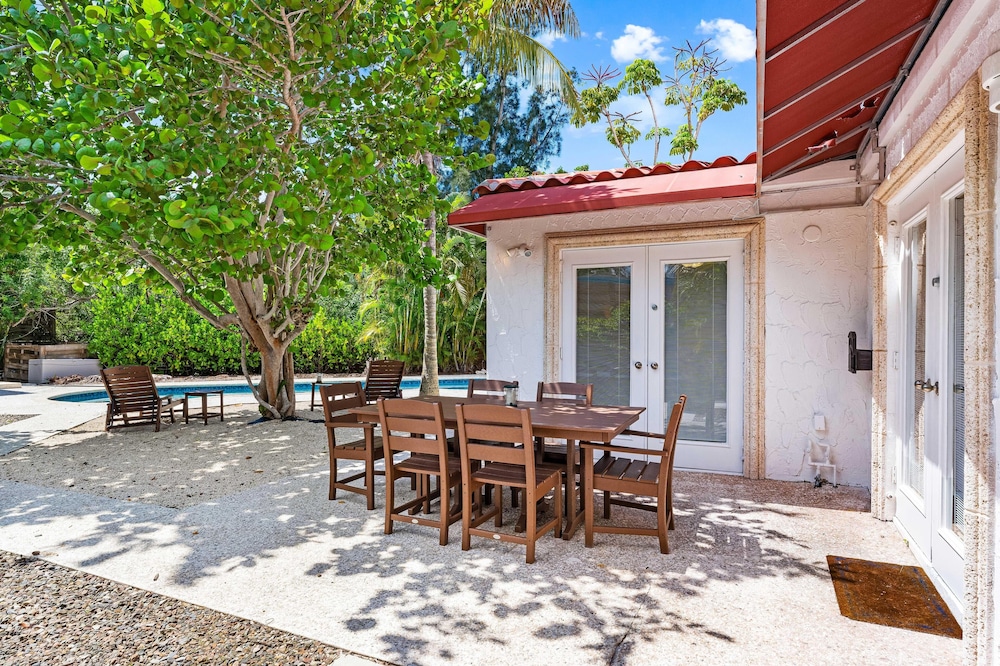 Crescent Street Villas By Beachside Mgt
