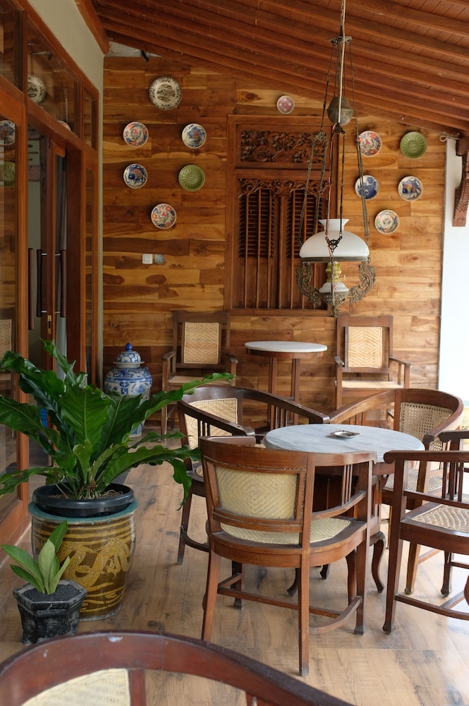 Omnni Villa Borobudur