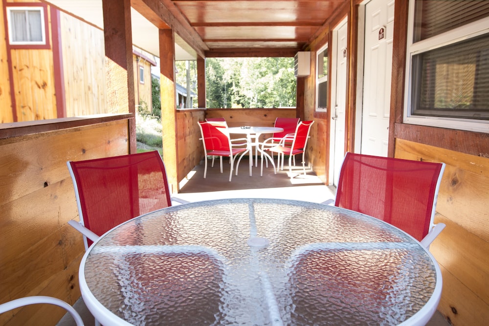 King Hendrick Motel