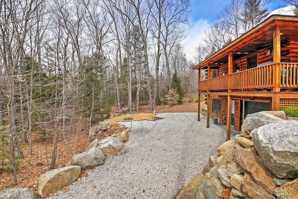 Rustic North Conway Cabin < 3 Mi to Cranmore Mtn! view 3