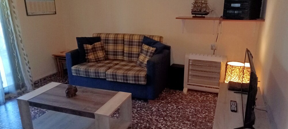 ''Mary's House'' Entire residence Olympiada Halkidiki Near to See 200m!