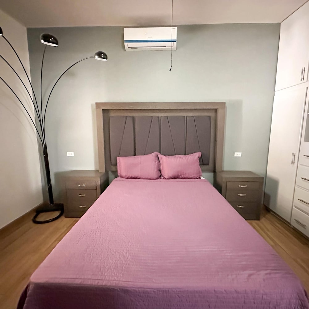 Sleek Downtown Escape With Private Parking