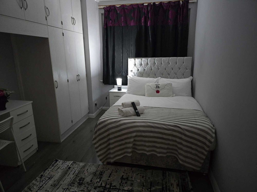 Heathrow roomzzzz B&B