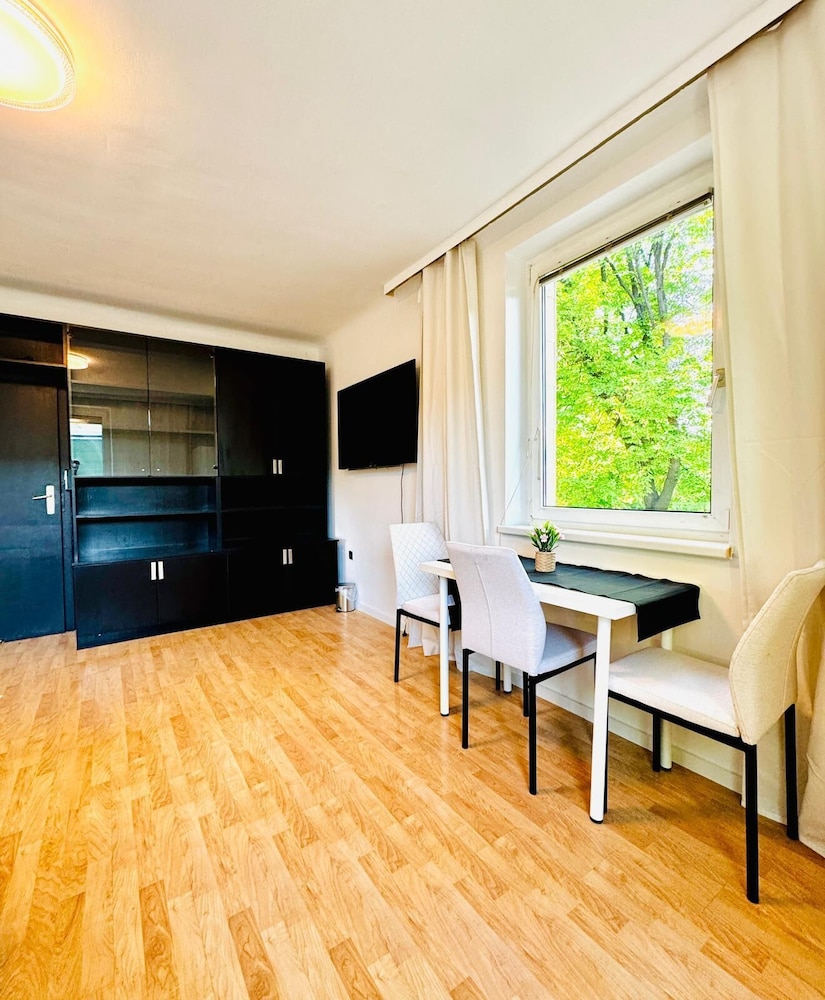 Cozy Garden Villa near Danube For 16P