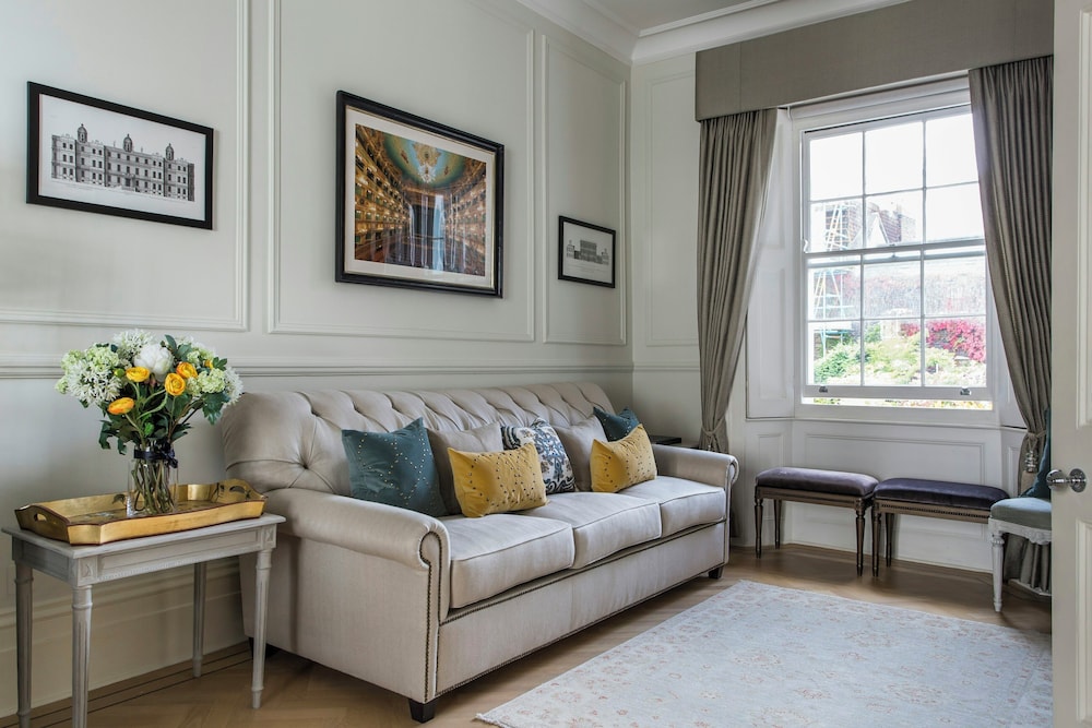Ovington Gardens by Onefinestay