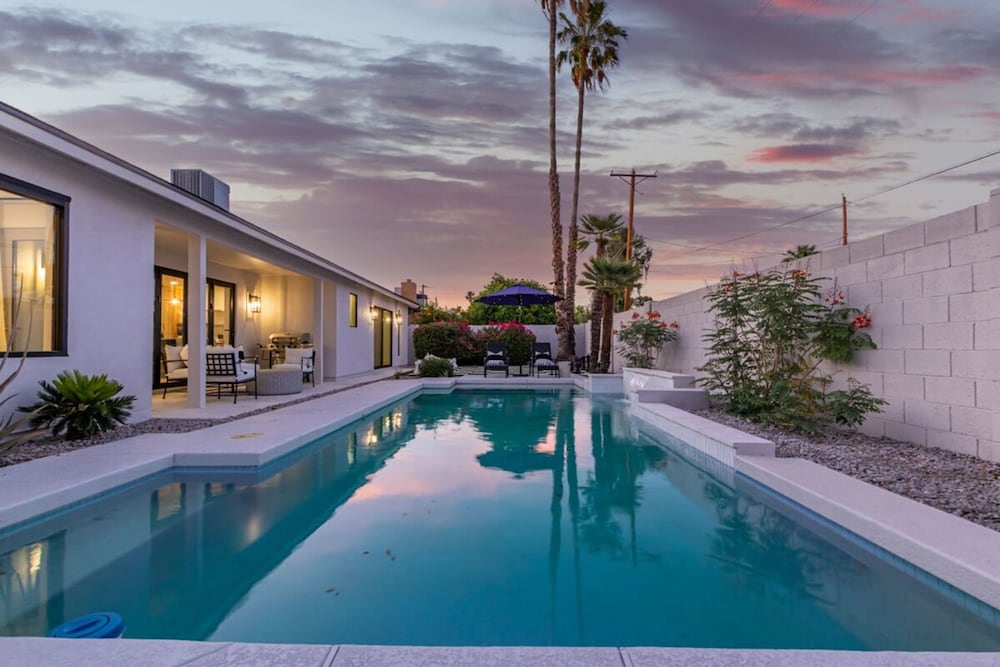 The Kingsley Custom Heated Pool Chef Kitchen Chess