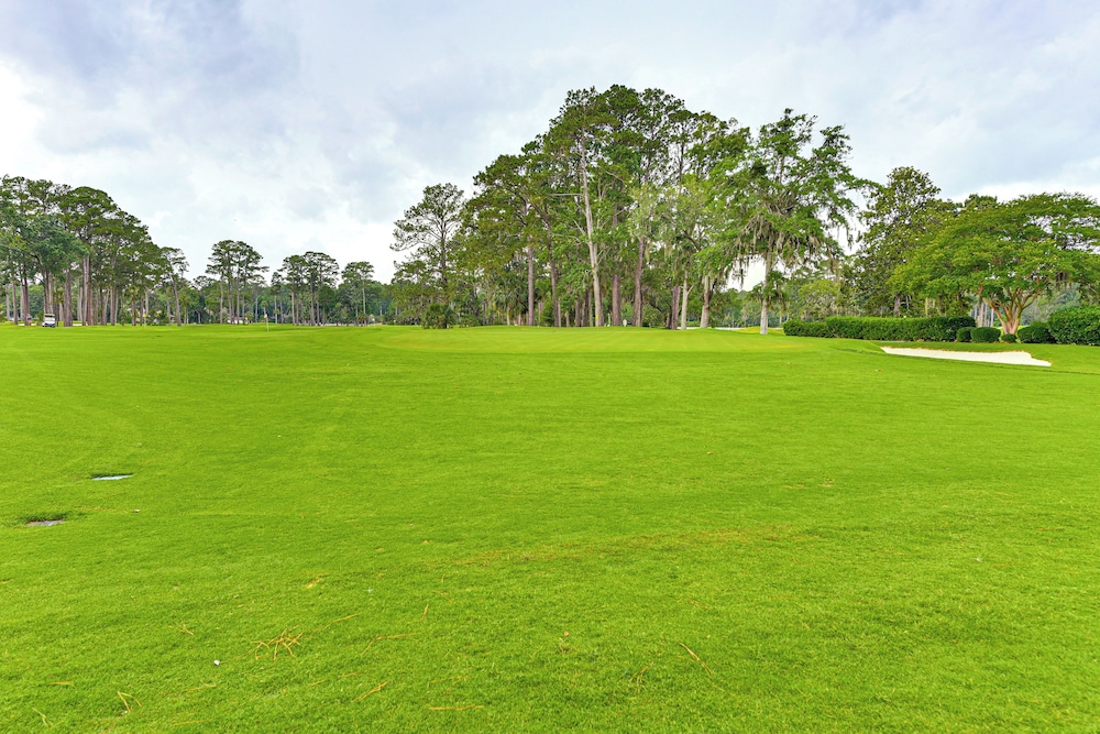 Golf, Swim & Unwind: Callawassie Island Hideaway!