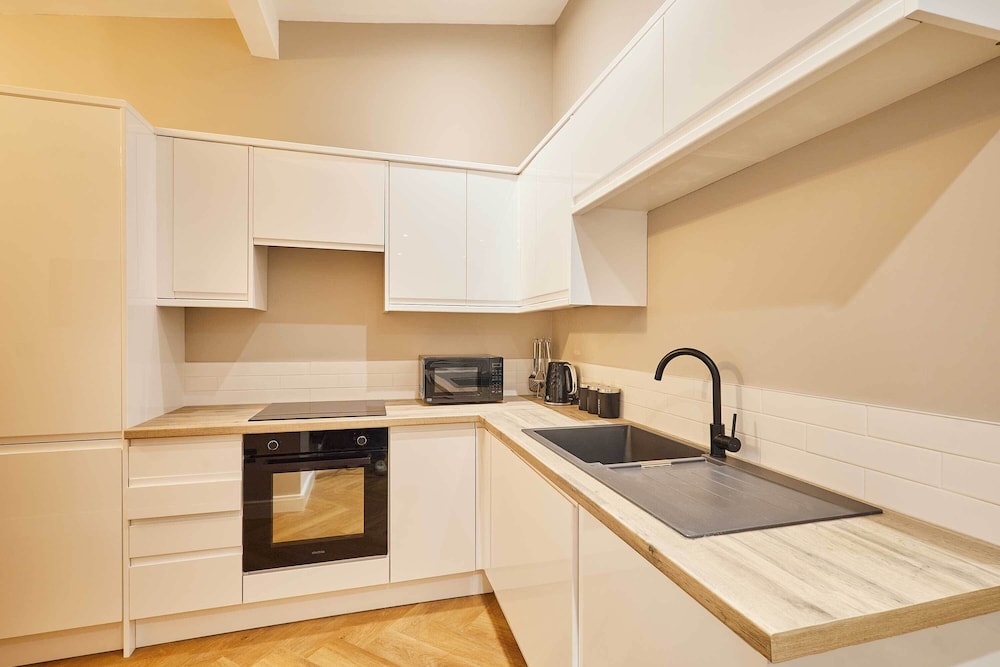 Host Stay Parkside Apartment