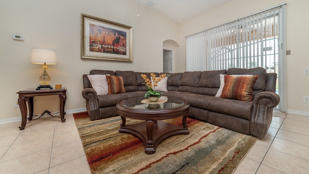 Windsor Palms Resort 4 Bedroom Pool+Spa Home 4 Home
