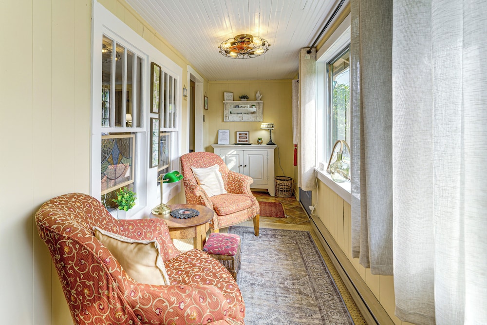 2 Mi to Hiking Trails: Cozy Fayetteville Cottage!
