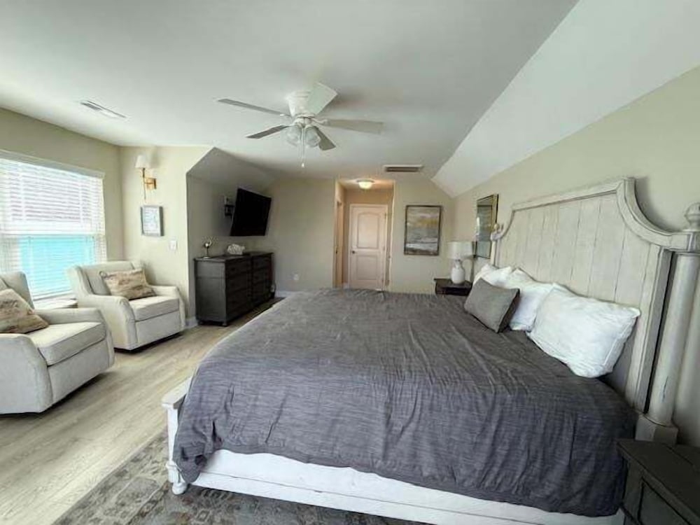 Sea Pearl 7 Bedroom Home