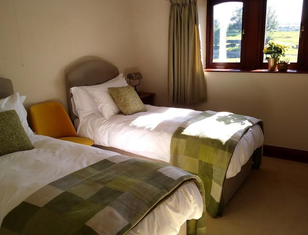 Penrith Vacations - Heron View BB - Property Image 2