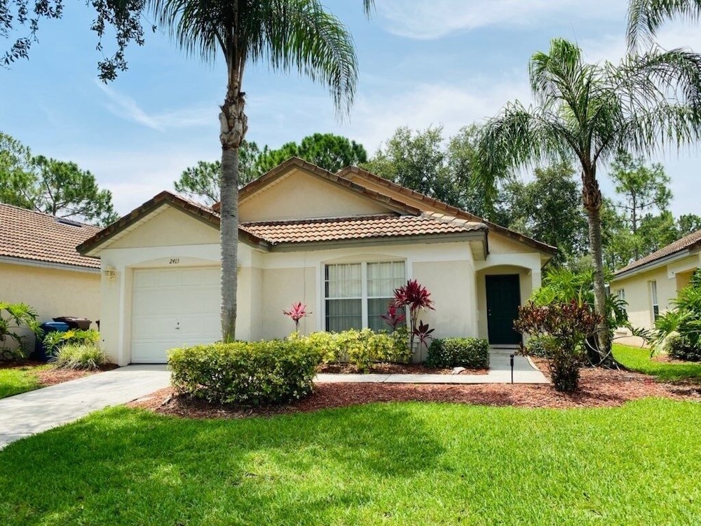 Gorgeous Views From Pool! 3 Bedroom Home by RedAwning