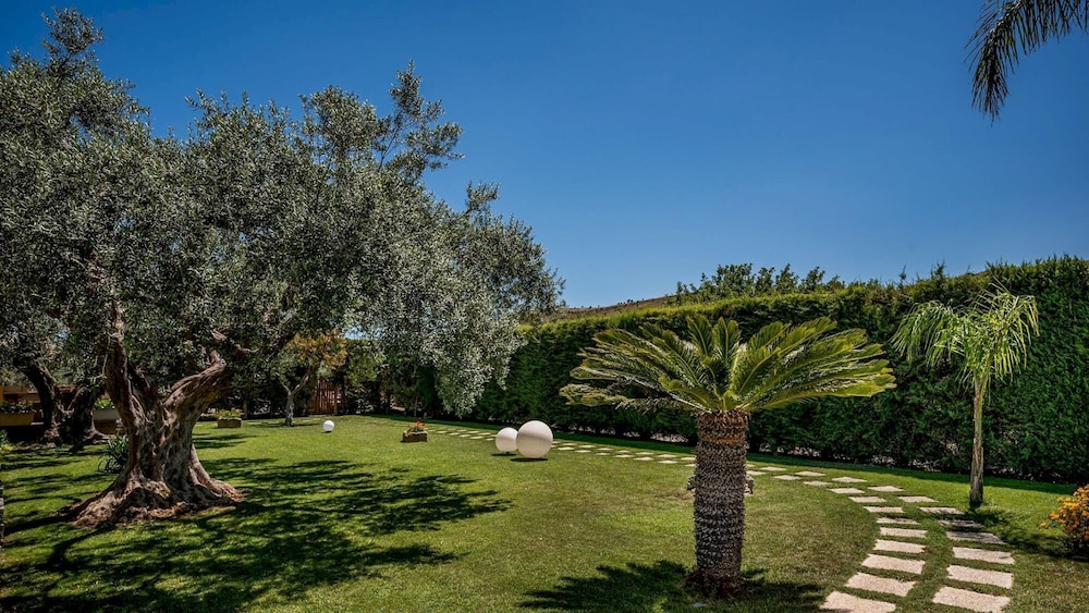 Villa Cutrera 6 Emma Villas view 2