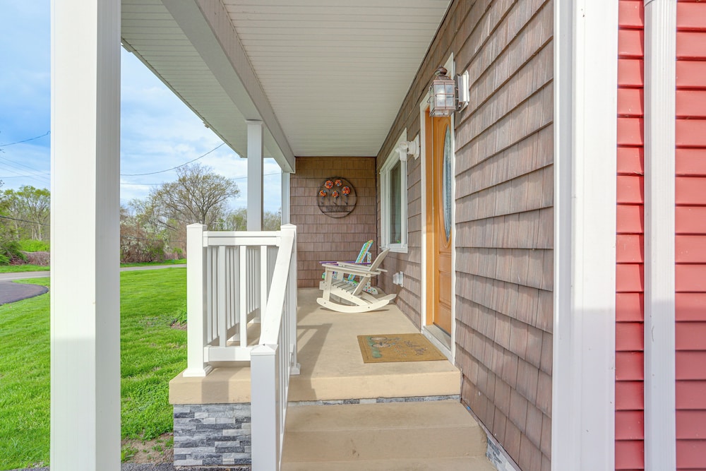 7 Mi to Cedar Point: Retreat w/ Hot Tub & Gazebo