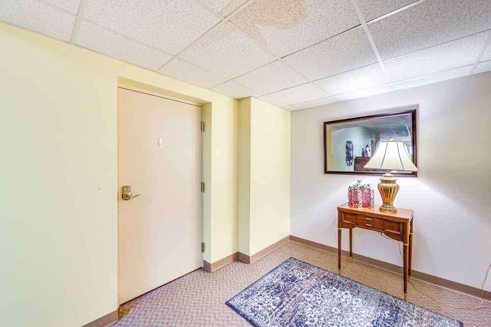 1 Mi to Dtwn: Cozy Retreat in New Kensington!