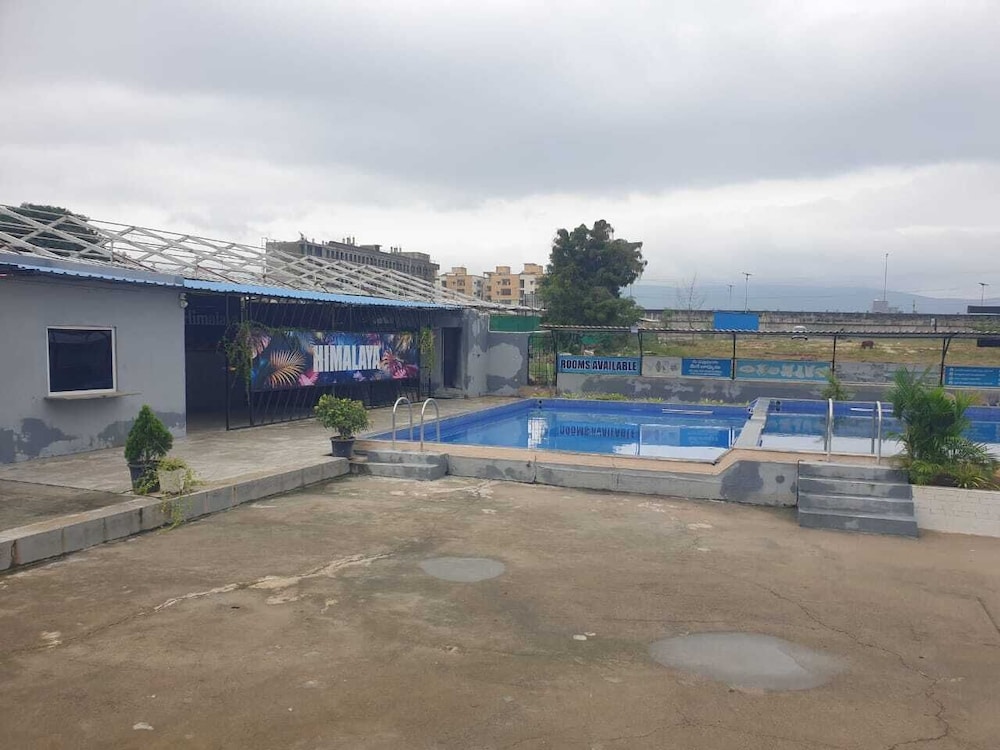 HIMALAYA POOL & RESORT