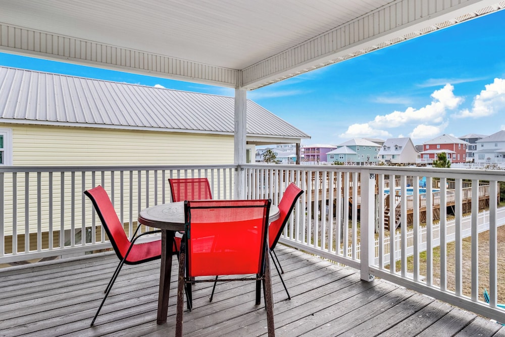Beach Bum by Southern Vacation Rentals