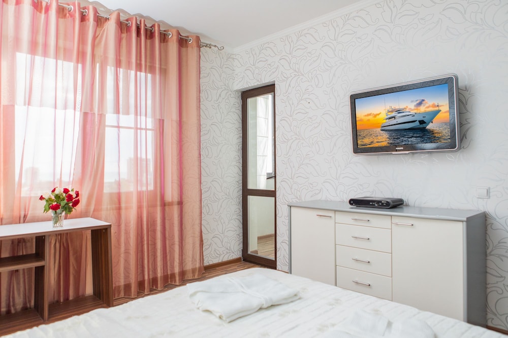 Apartment on Lenina 10 view 4
