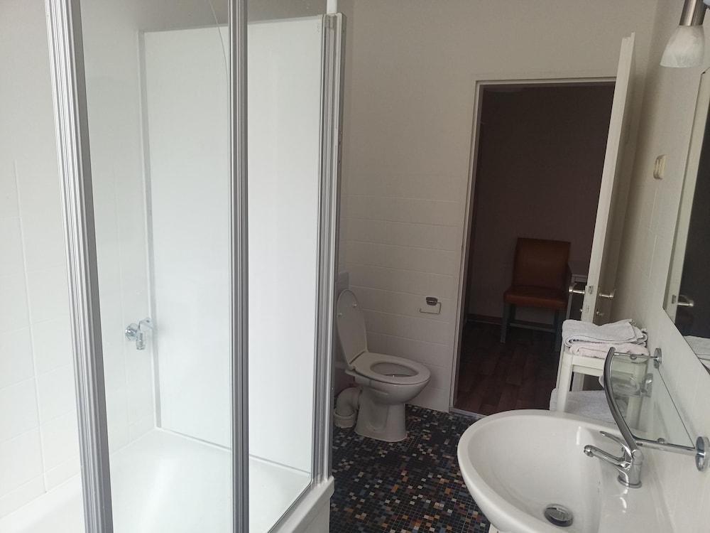 2-Rent Group Hostel Zimmer&Apartments GKP2