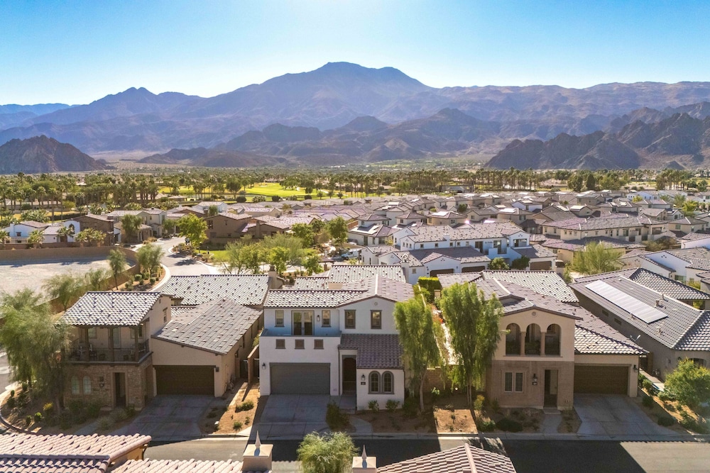 PGA Signature Lux Estate