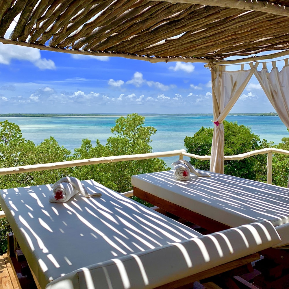 Rock and Sea Resort