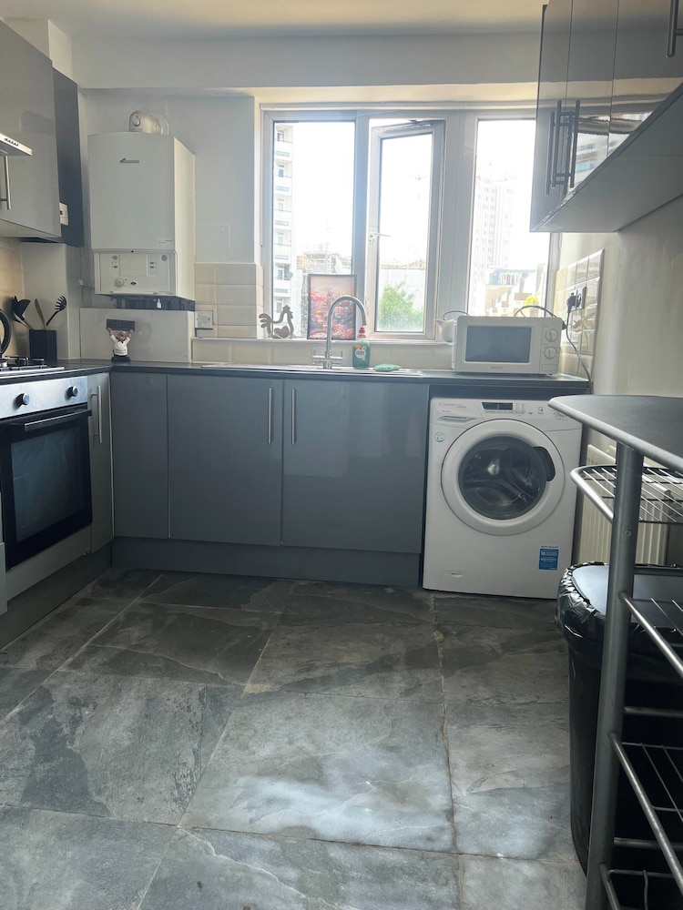 Paddington Modern Apartment With 3 Bedrooms