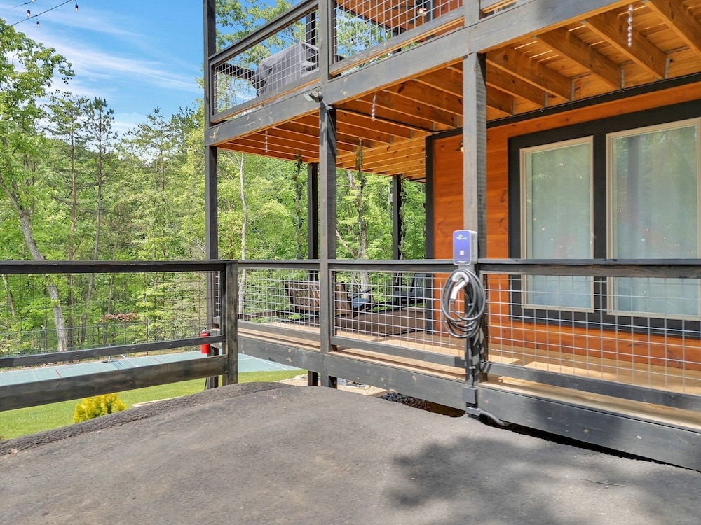 Ebenezer 4 Bedroom Cabin