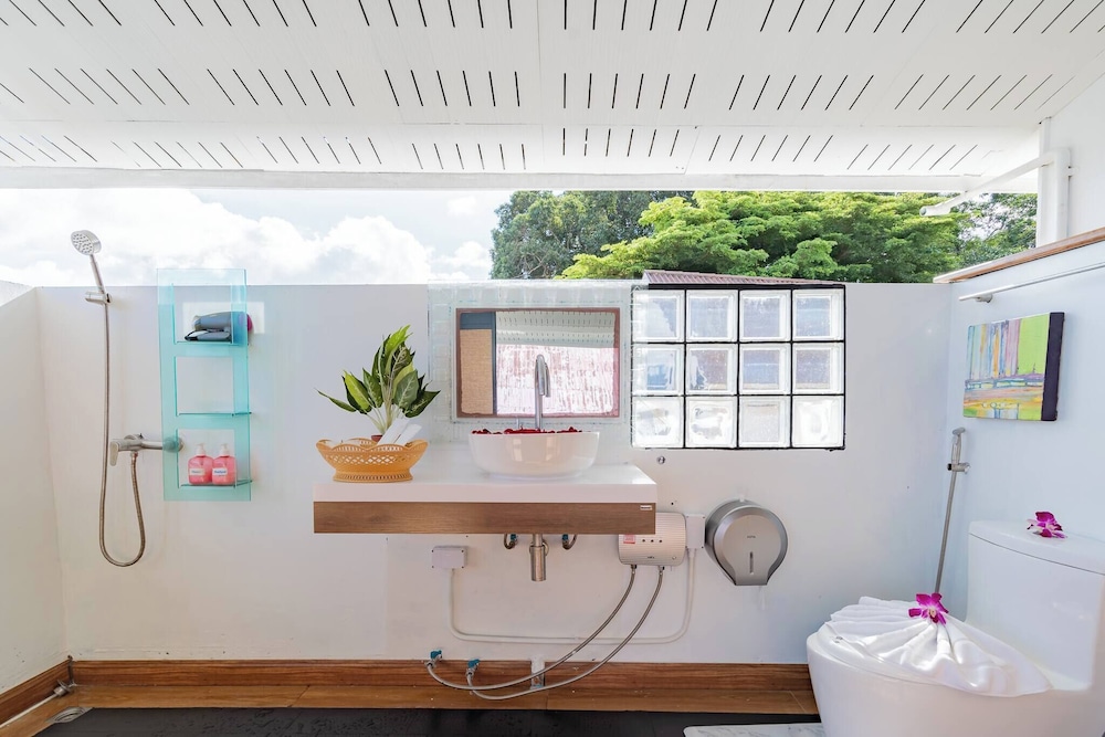 Luxurious 5-bedroom Pool Villa in Heart of Patong, Phuket