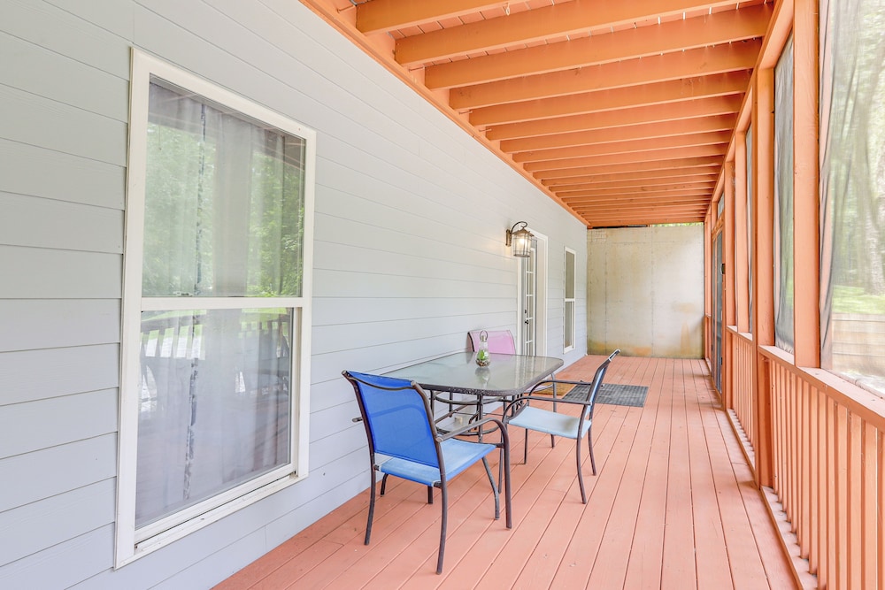 10 Mi to Chattahoochee Bend: Peaceful Apt w/ Patio