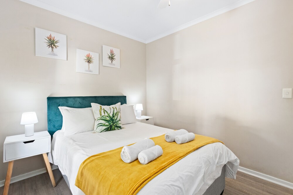Bougain Villa CB206