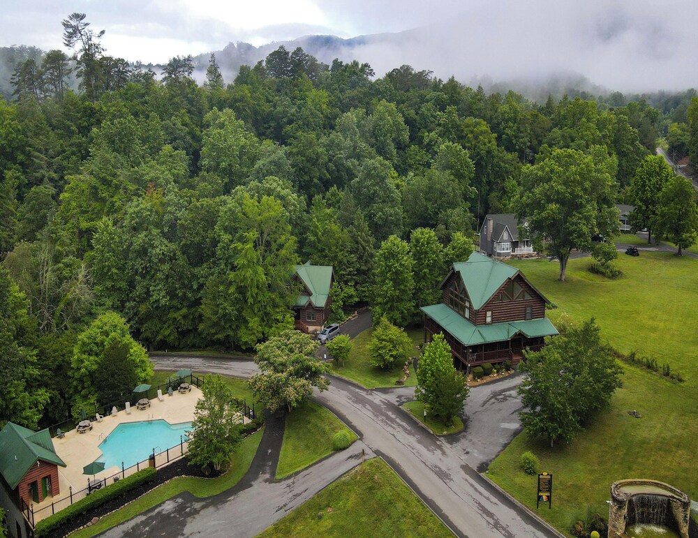 Splashin in the Wildflower by Smoky Cove Resort