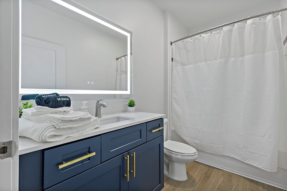 ROVE LIVING/KB - Midtown205