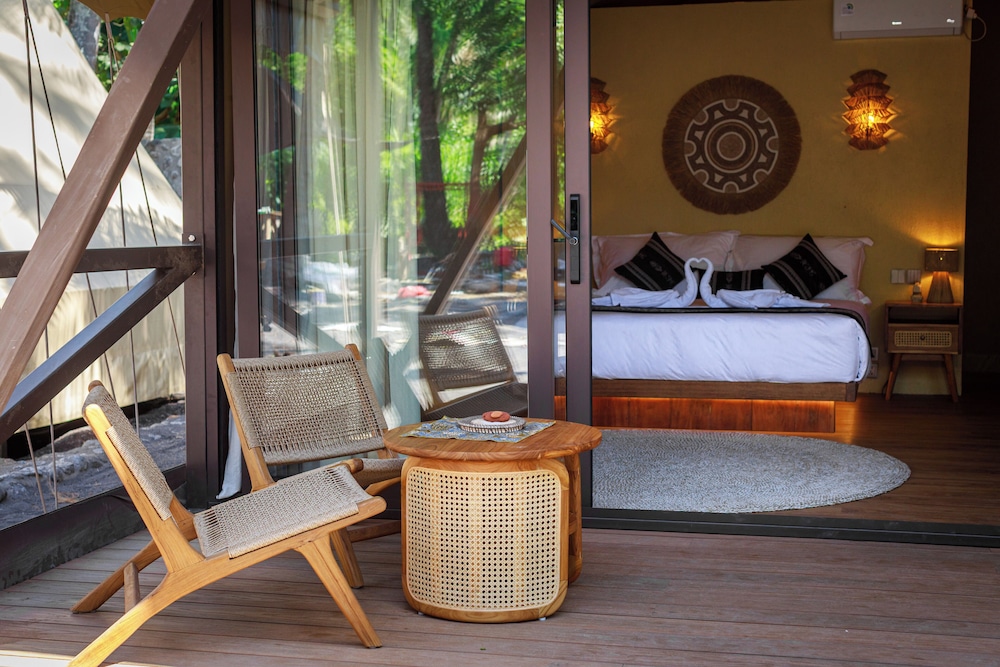 Barefoot Glamping