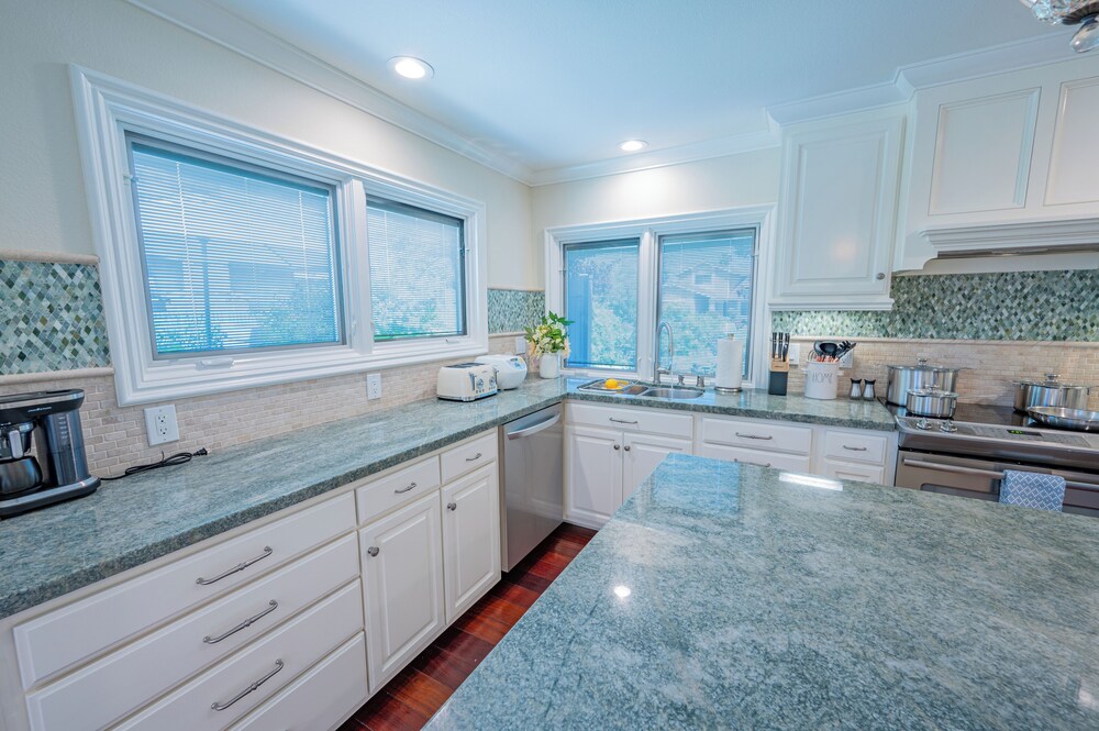 Luxury living with Spa &Pool near Disney