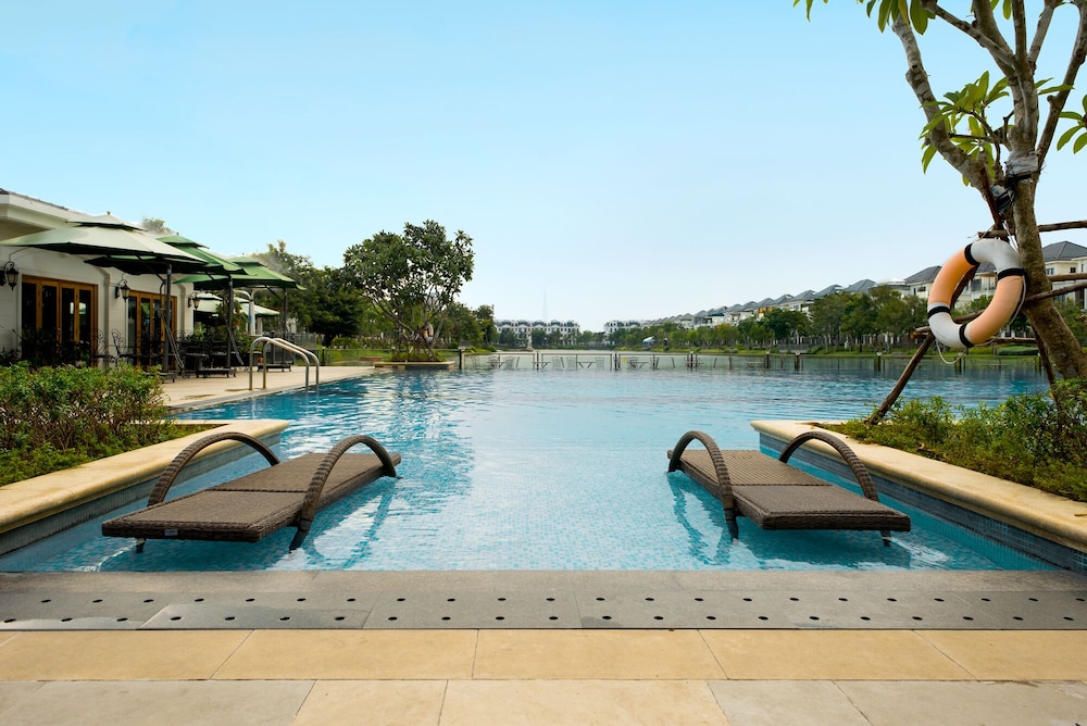 Icity Lakeview Saigon Villa