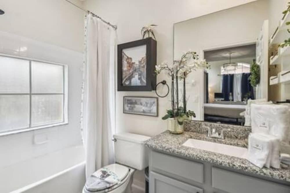 Lake Berkley 4BR Villa - Near Disney & Pool
