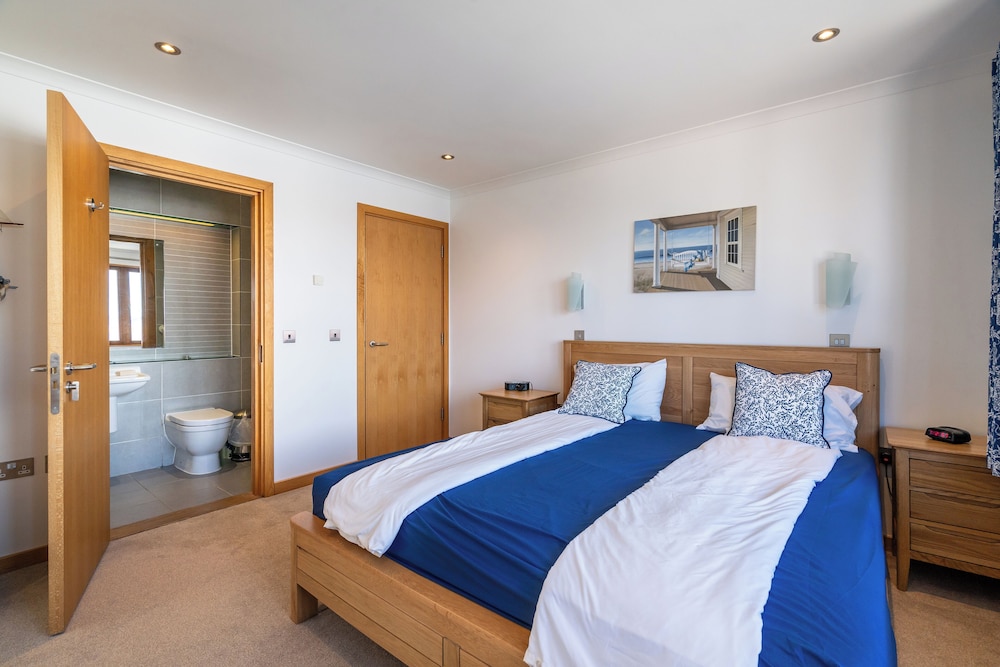 10 Maritime House