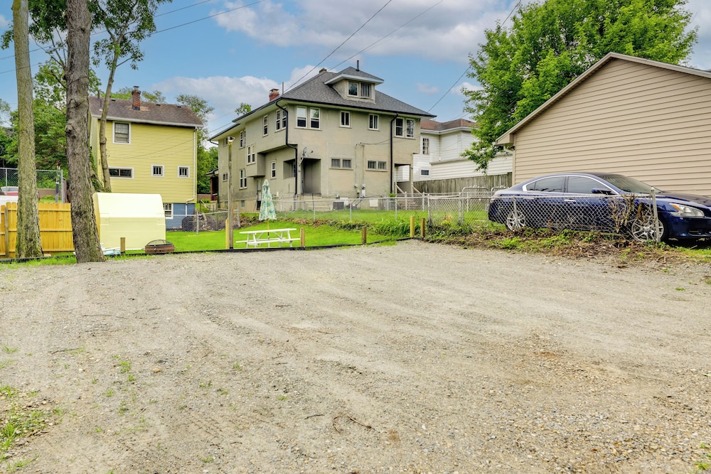 3 Mi to Dtwn: Dog-friendly Retreat in Dayton