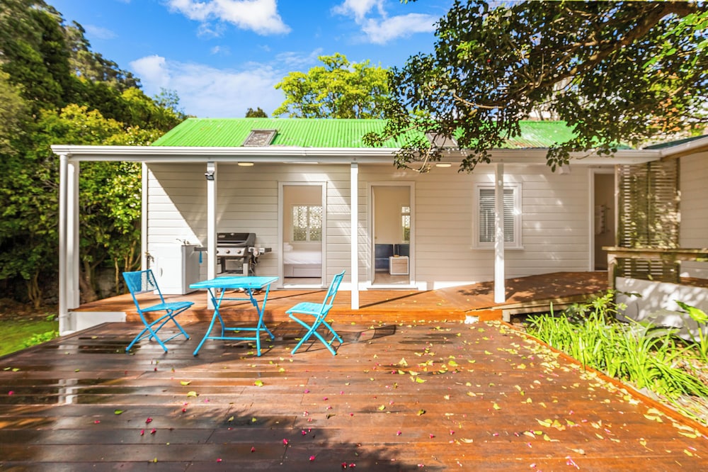 Serene 2BR Home w Grill & Yard by Zodiak Stays