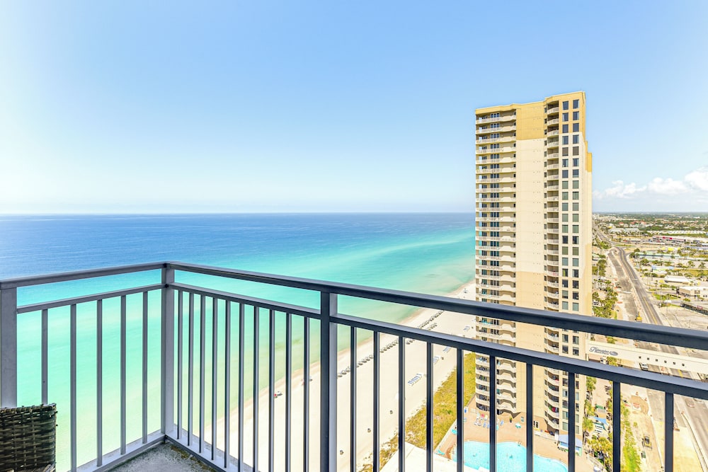 Panama City Beachfront Condo w/ Breathtaking Views
