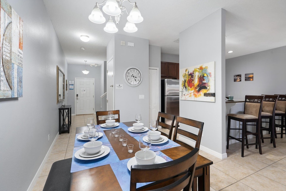 8963 Majesty Palm Rd